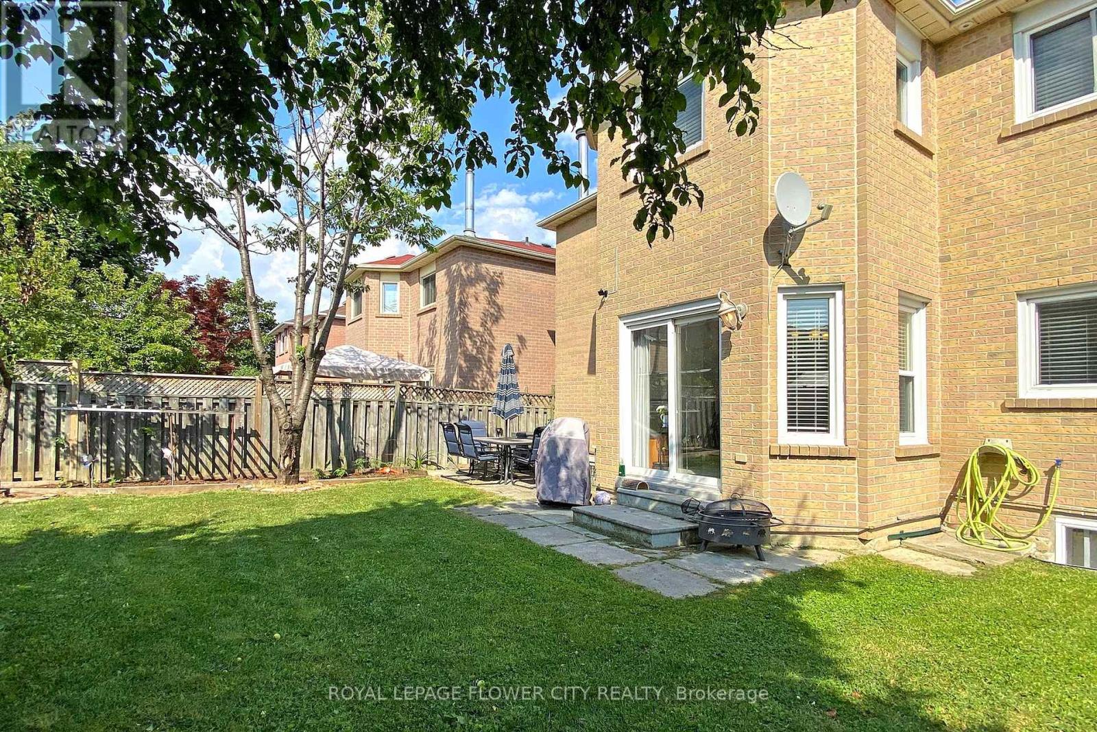 656 Esprit Crescent, Mississauga, Ontario  L5R 3B9 - Photo 48 - W12259116