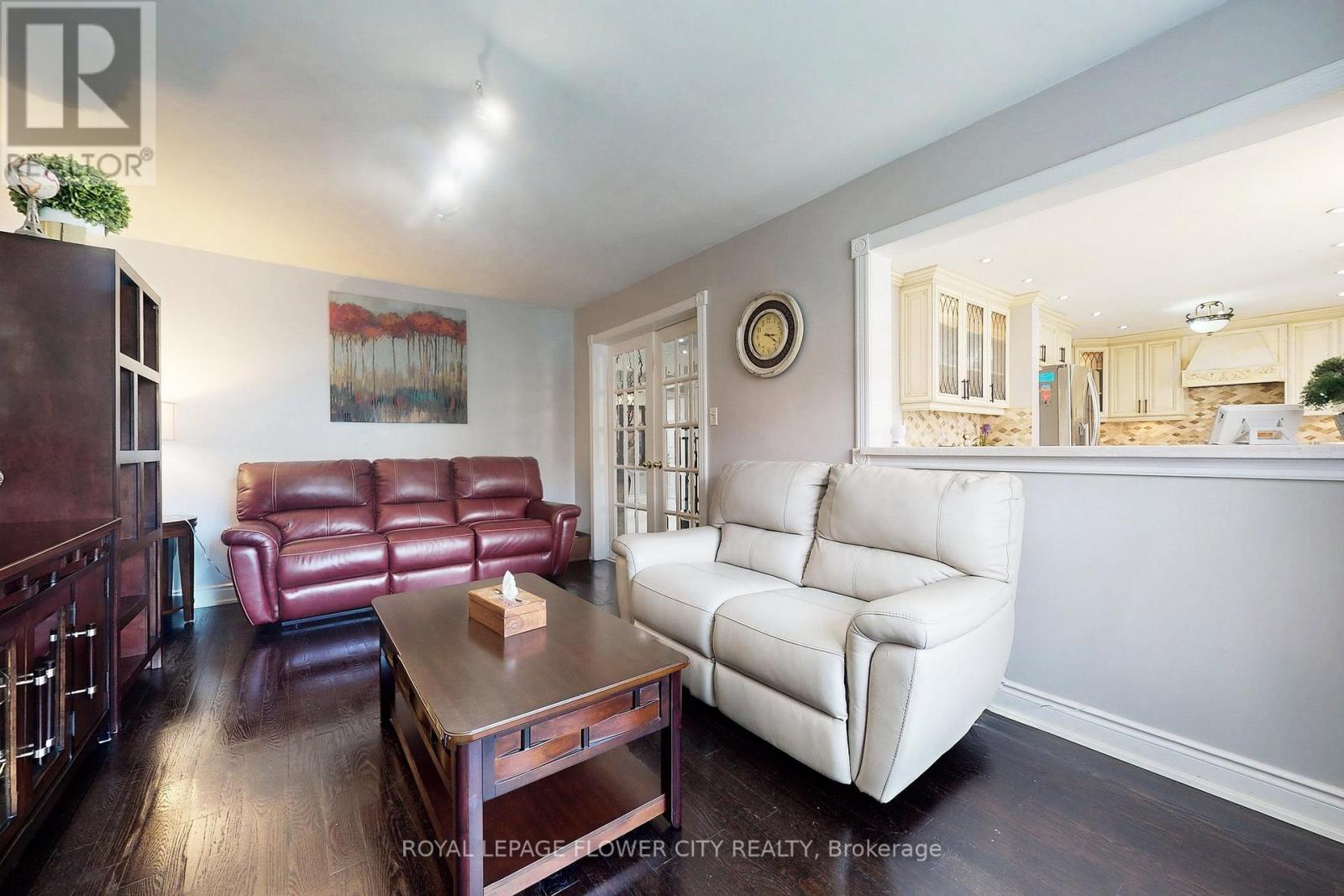 656 Esprit Crescent, Mississauga, Ontario  L5R 3B9 - Photo 8 - W12259116