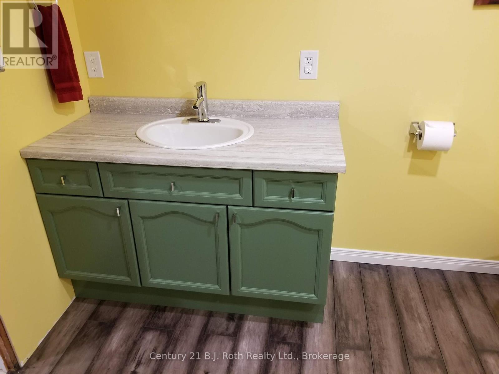 2 Lynn Street, Tiny, Ontario  L0L 2J0 - Photo 9 - S12259263