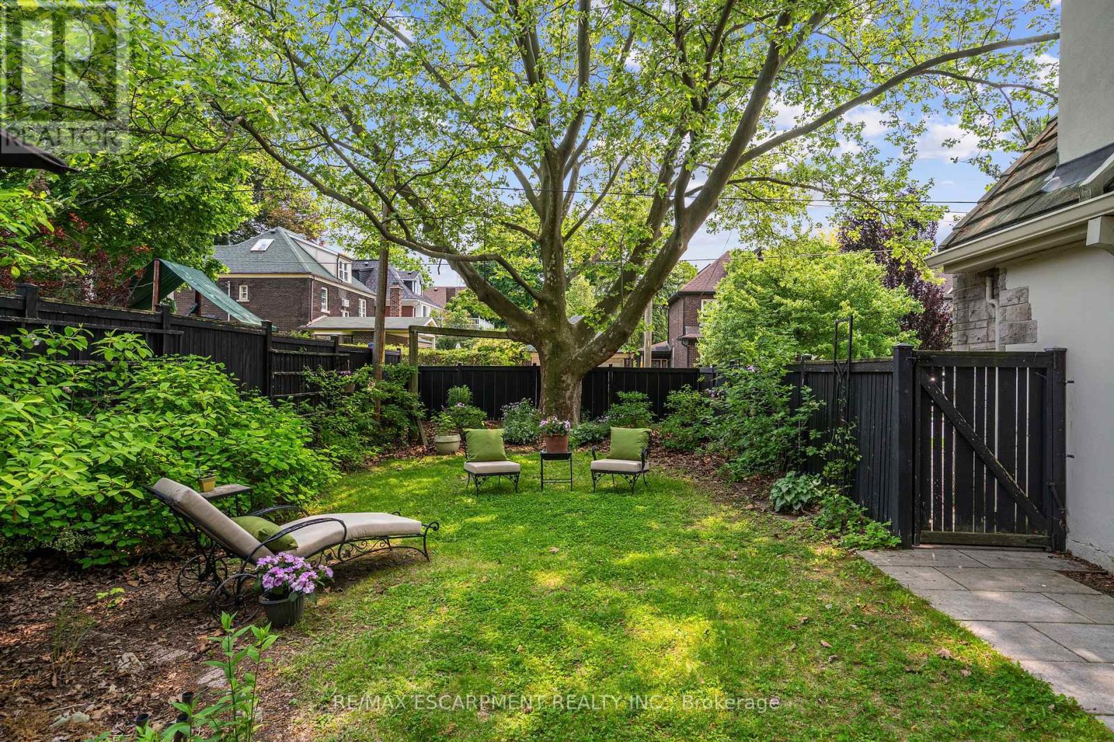 Property at 2 OAK KNOLL DRIVE image 3