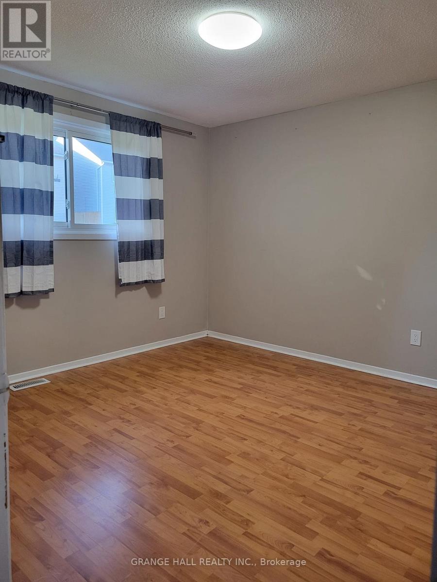 195 Keefer Road, Thorold, Ontario  L2V 4N3 - Photo 6 - X12259102