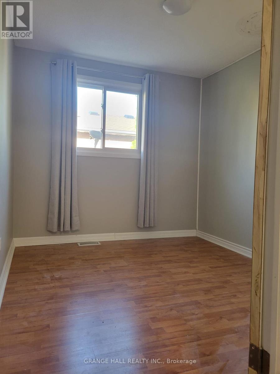 195 Keefer Road, Thorold, Ontario  L2V 4N3 - Photo 7 - X12259102