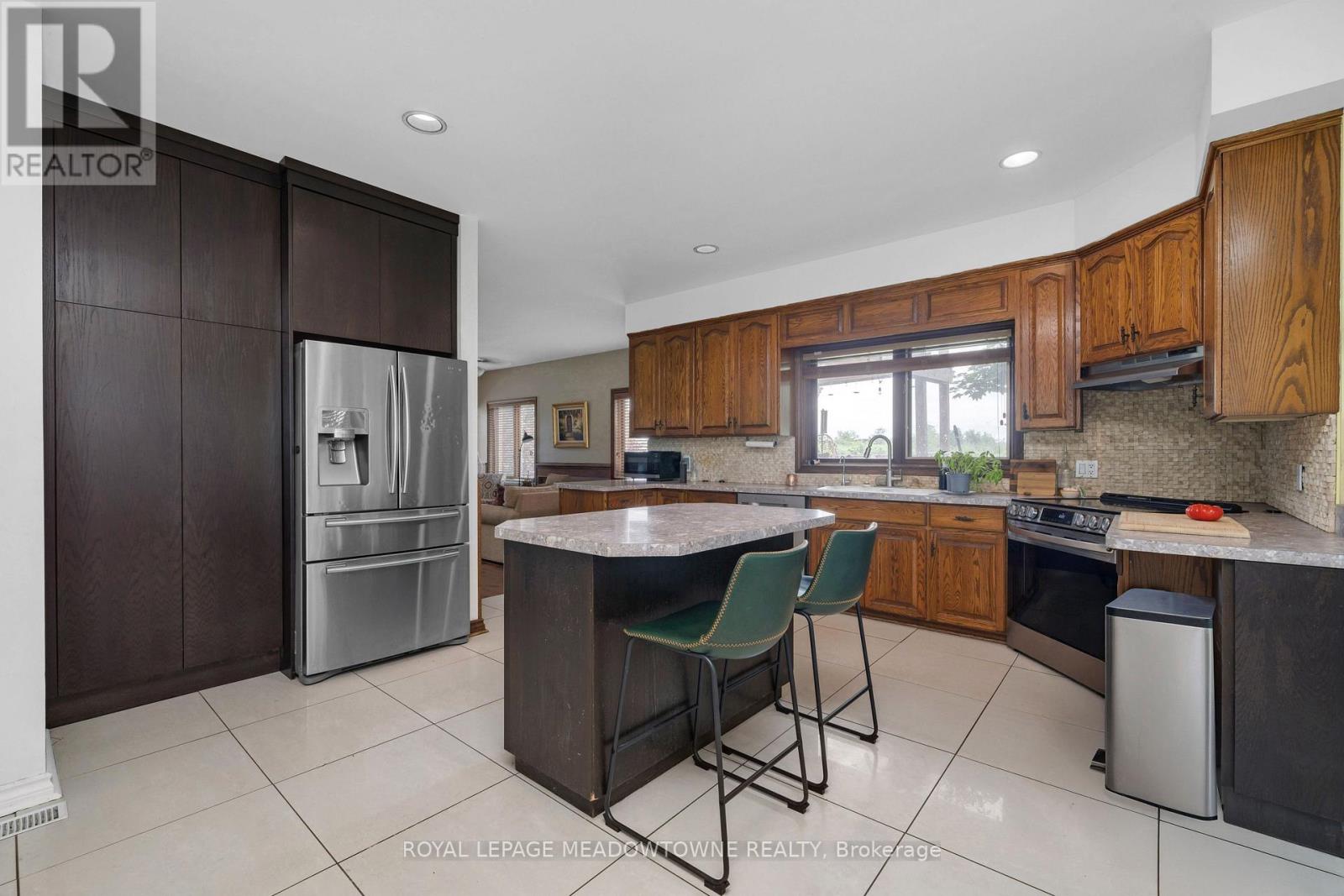 692 5 Concession W, Hamilton, Ontario  L9H 5E2 - Photo 10 - X12259215