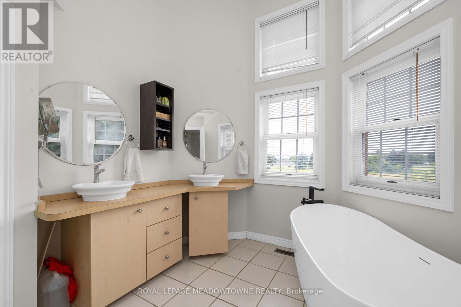692 5 Concession W, Hamilton, Ontario  L9H 5E2 - Photo 20 - X12259215