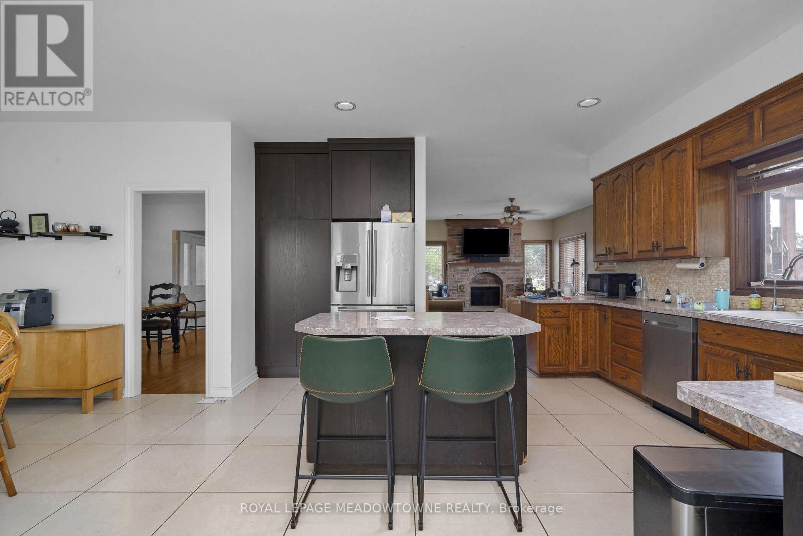 692 5 Concession W, Hamilton, Ontario  L9H 5E2 - Photo 8 - X12259215