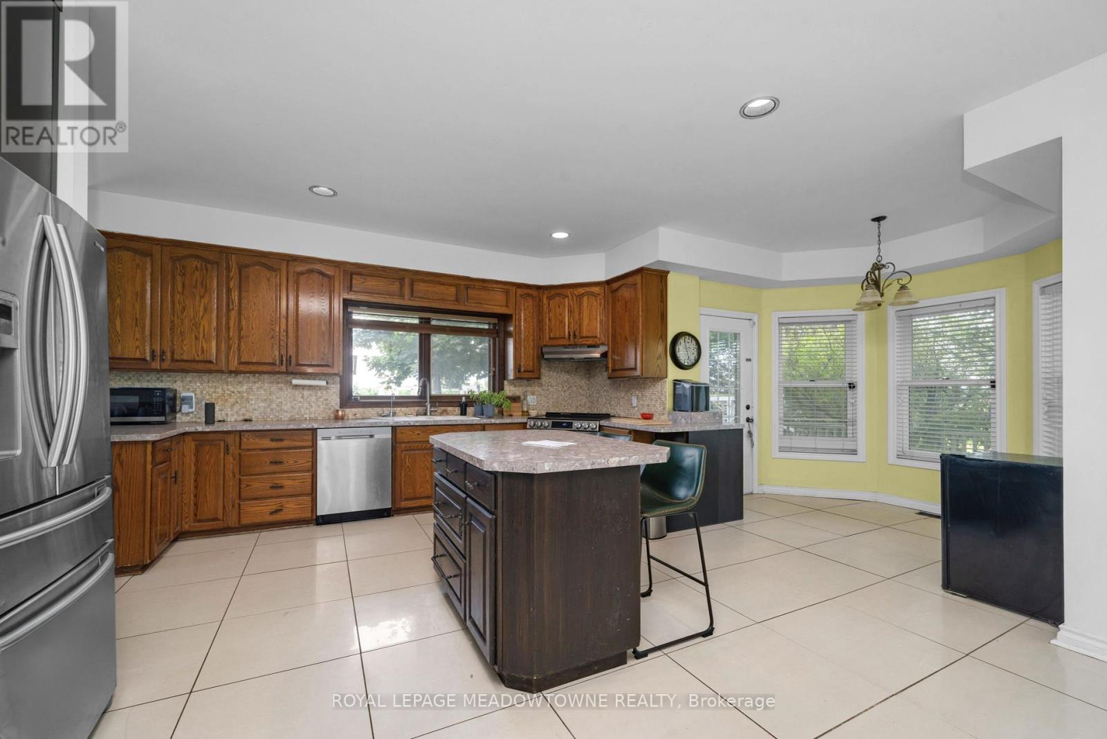 692 5 Concession W, Hamilton, Ontario  L9H 5E2 - Photo 9 - X12259215