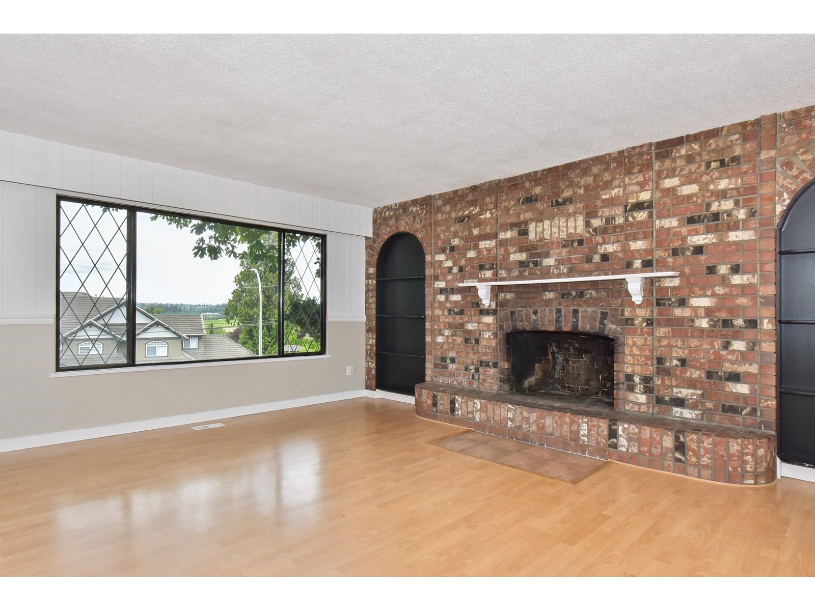 Property at 16633 78 AVENUE image 3