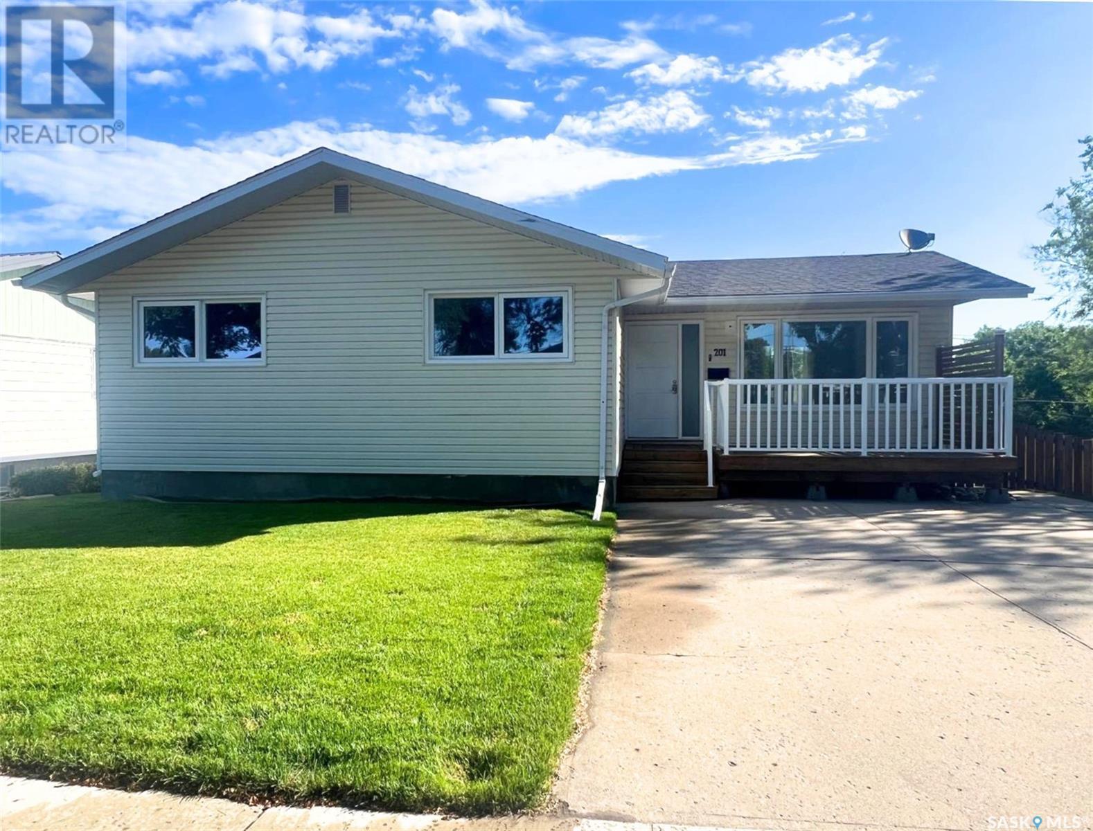 201 Conlin DRIVE, swift current, Saskatchewan