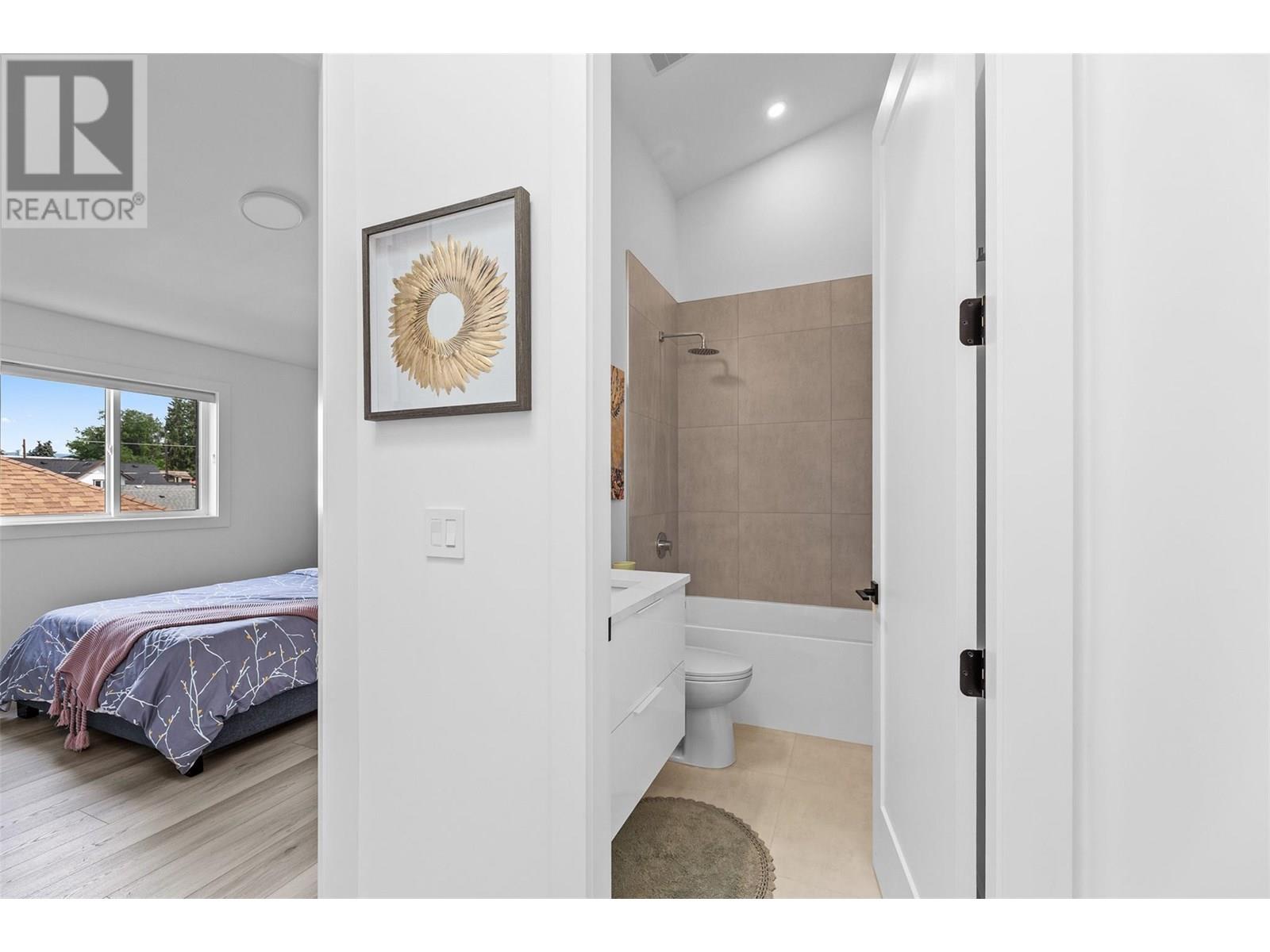 787 Lawson Avenue Unit# 2, Kelowna, British Columbia  V1Y 6S9 - Photo 32 - 10354382