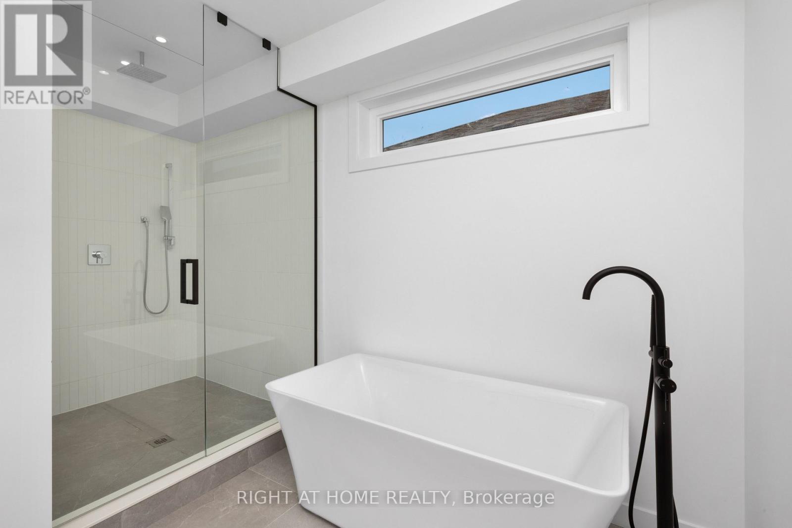 48 Lanark Avenue, Toronto, Ontario  M6C 2B5 - Photo 15 - C12259302