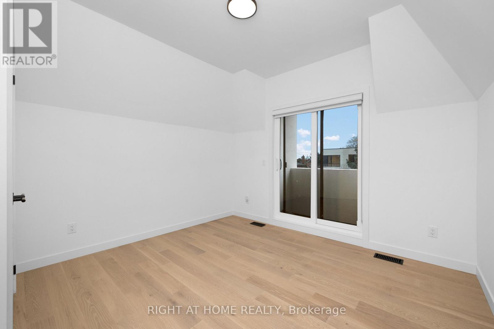 48 Lanark Avenue, Toronto, Ontario  M6C 2B5 - Photo 20 - C12259302