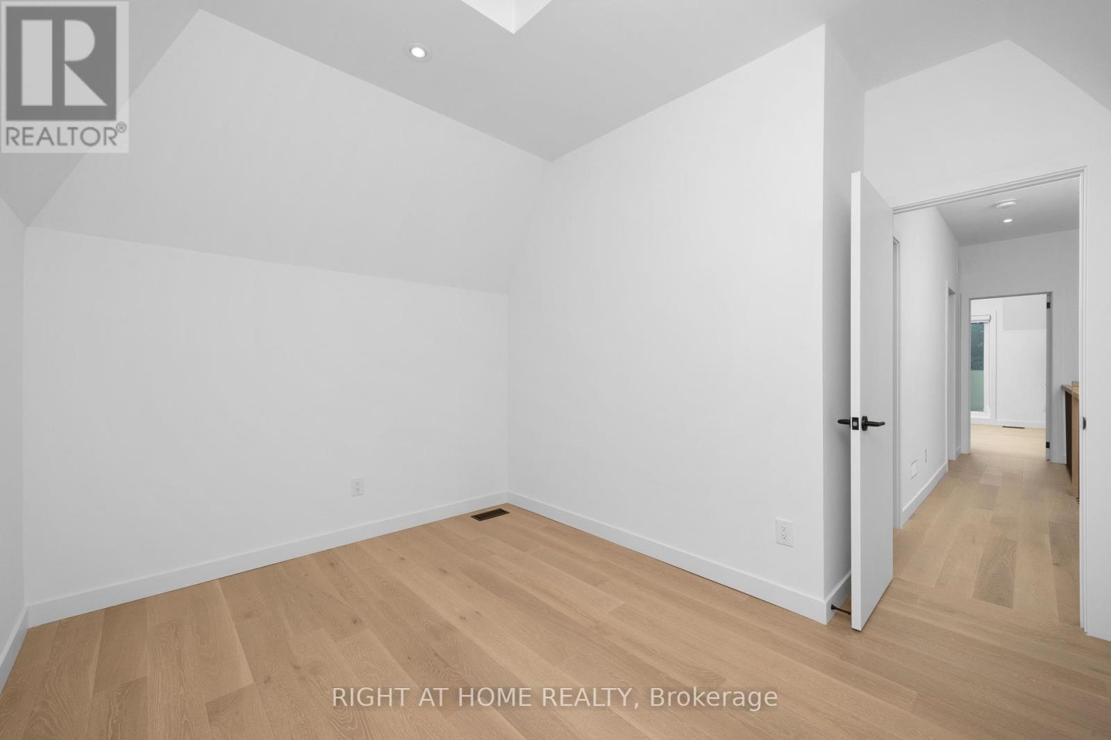 48 Lanark Avenue, Toronto, Ontario  M6C 2B5 - Photo 23 - C12259302