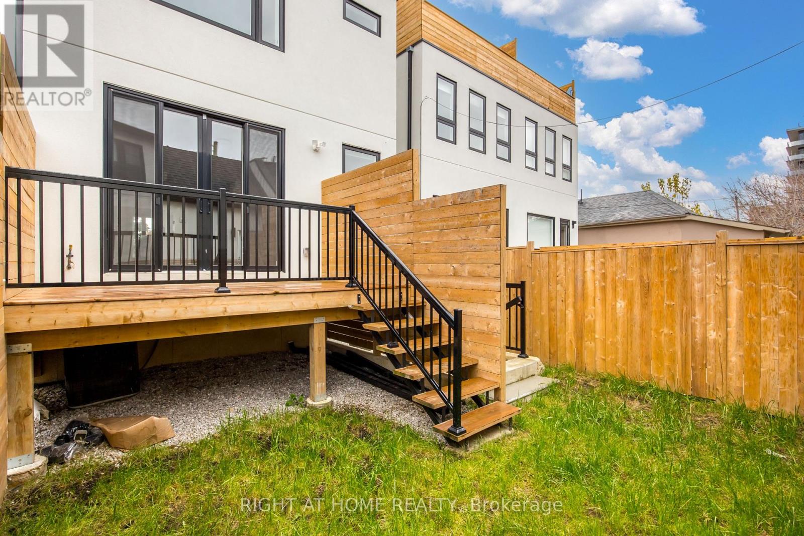 48 Lanark Avenue, Toronto, Ontario  M6C 2B5 - Photo 24 - C12259302