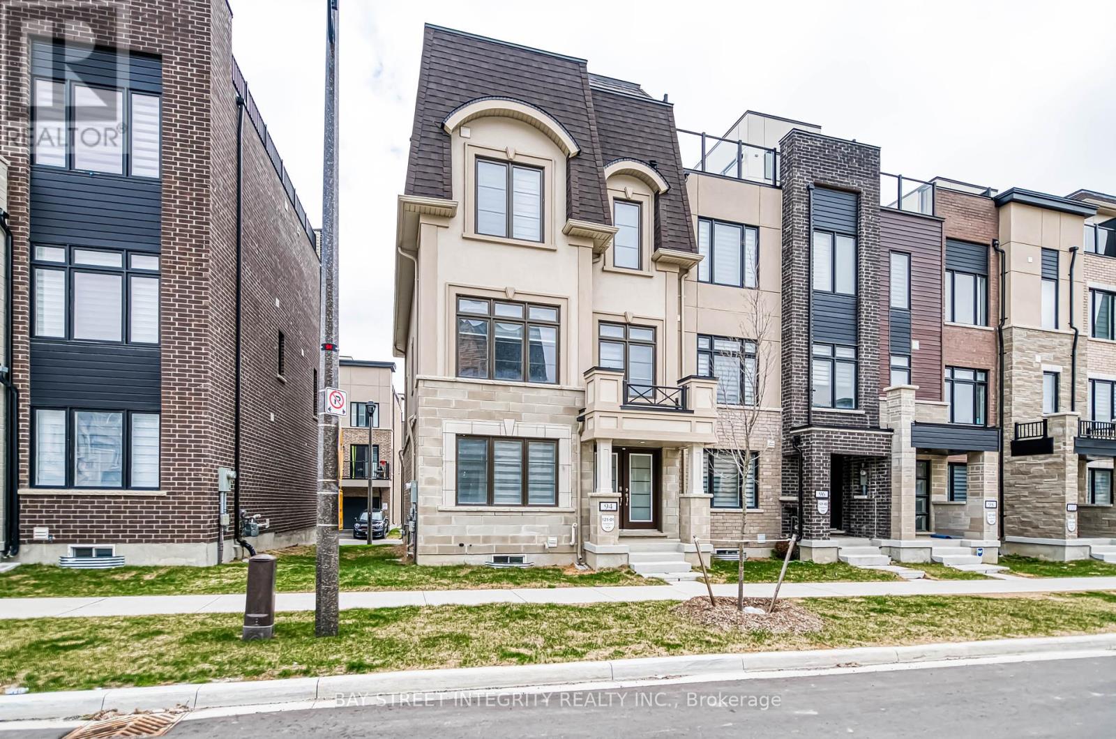 Property at 94 GUARDHOUSE CRESCENT image 2