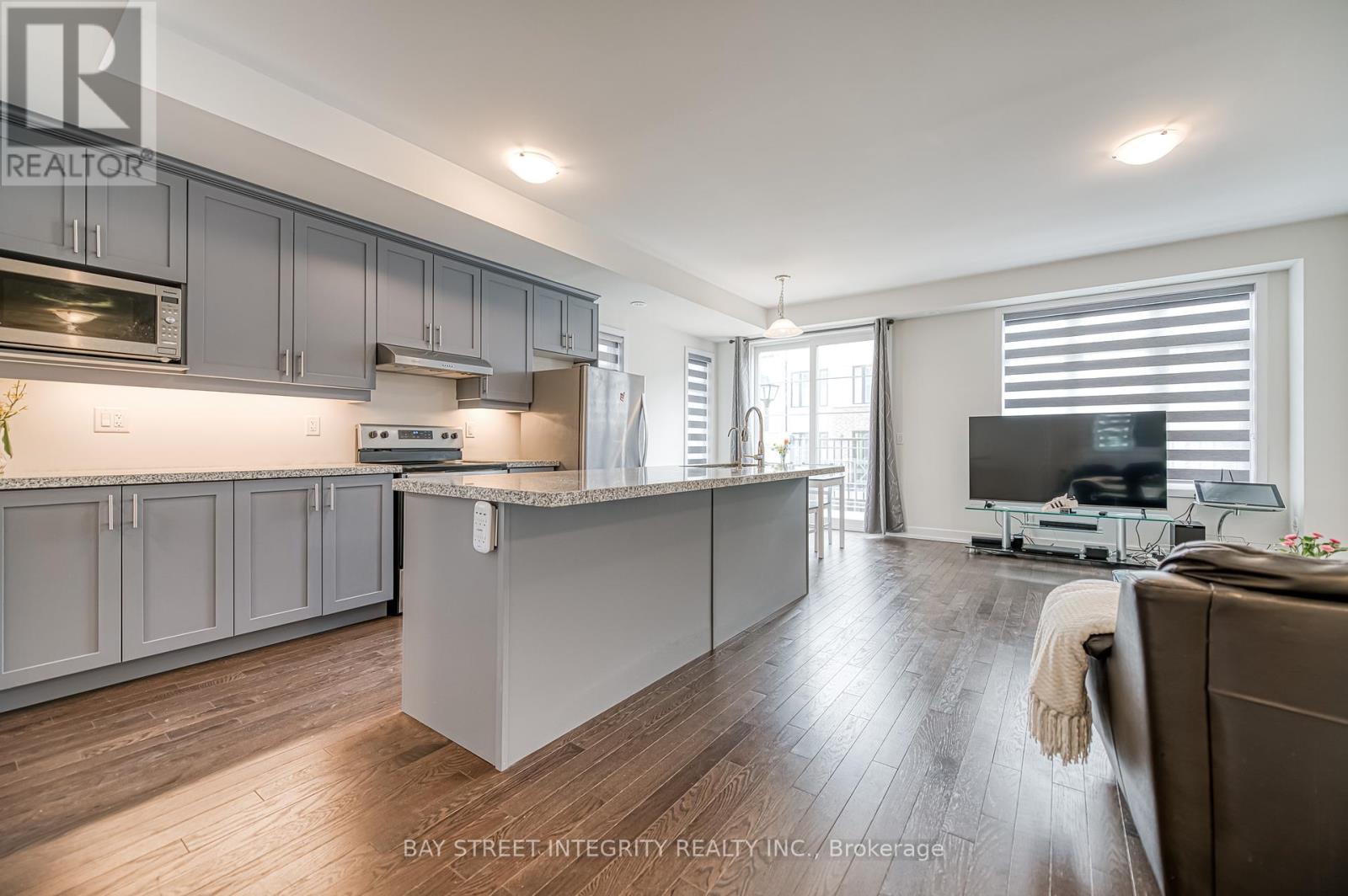 Property at 94 GUARDHOUSE CRESCENT image 4