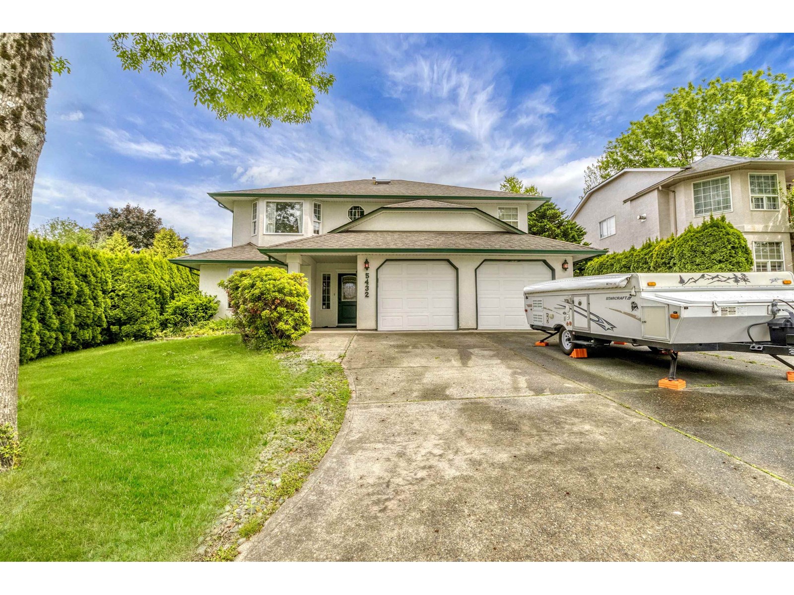 Property at 5432 HIGHROAD CRESCENT image 3
