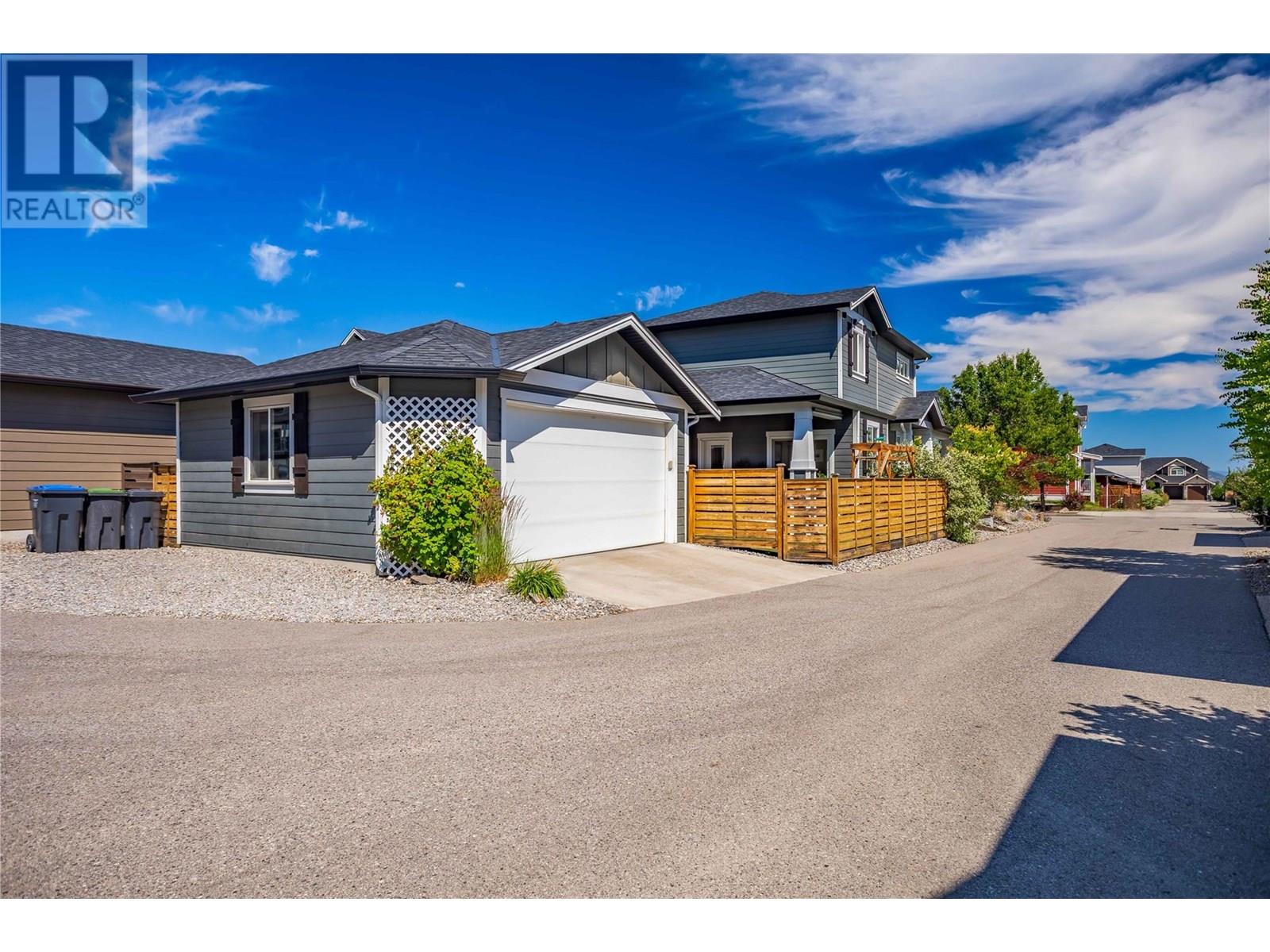 1305 Bergamot Avenue, Kelowna, British Columbia  V1W 5K7 - Photo 2 - 10354461