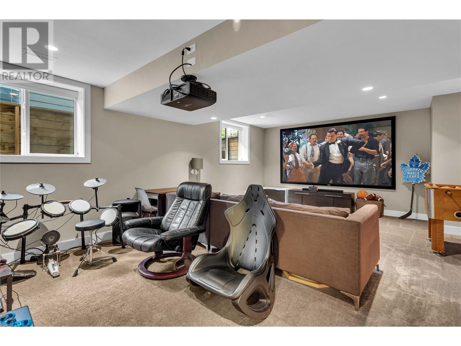 1305 Bergamot Avenue, Kelowna, British Columbia  V1W 5K7 - Photo 33 - 10354461