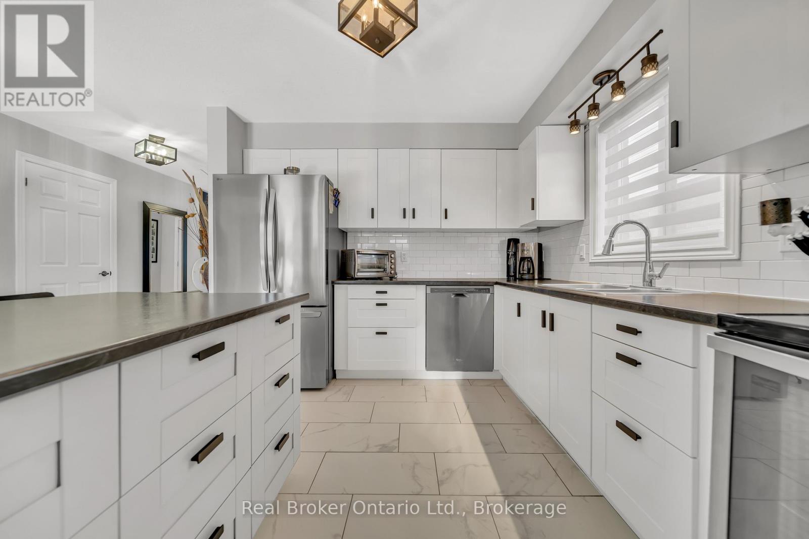 Property at 21 MACKAY STREET image 1