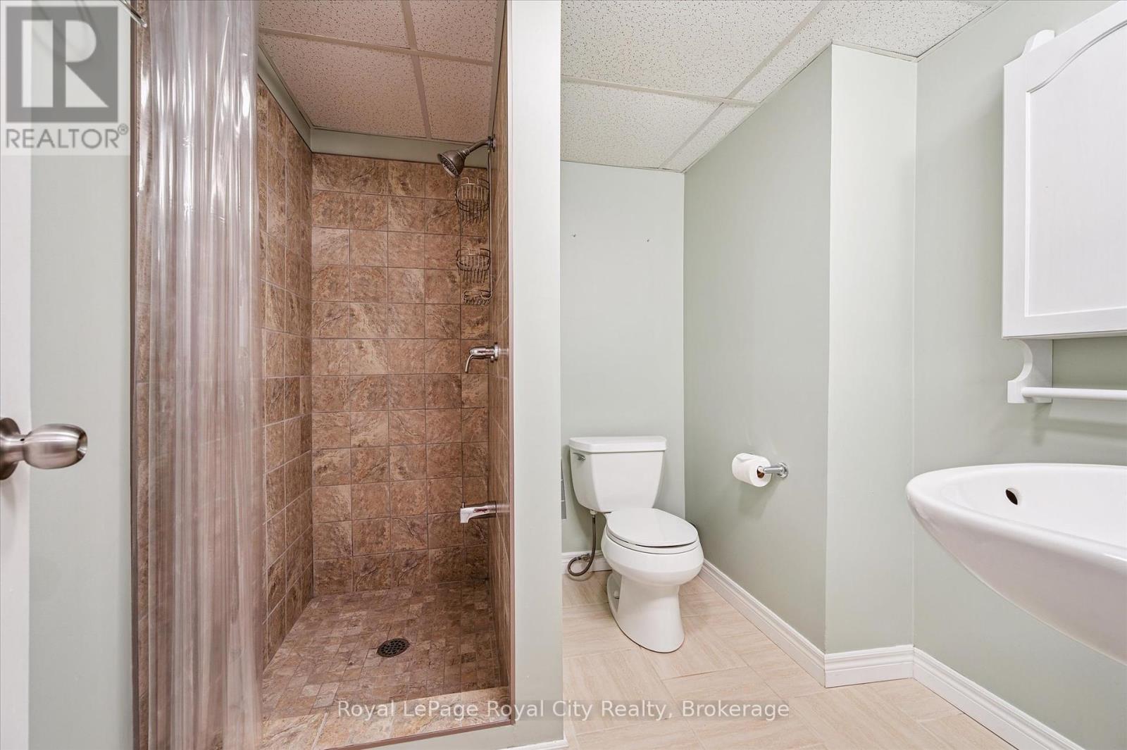 17 Springdale Boulevard, Guelph, Ontario  N1H 6X4 - Photo 34 - X12259508