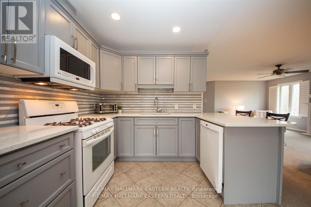 14 - 877 Wentworth Street, Peterborough, Ontario  K9J 8R7 - Photo 11 - X12259446