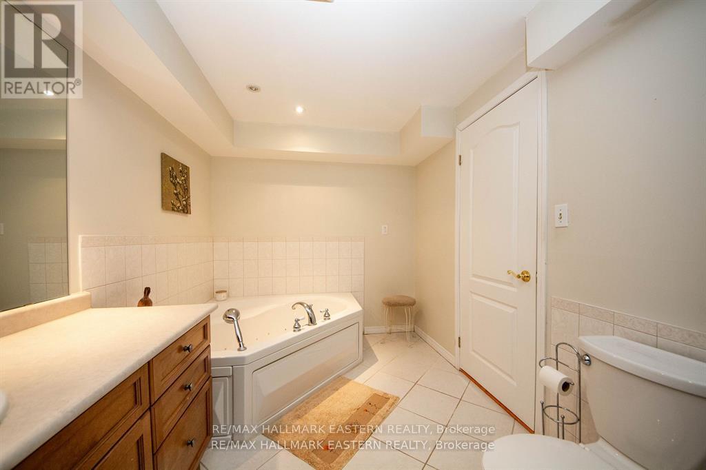 14 - 877 Wentworth Street, Peterborough, Ontario  K9J 8R7 - Photo 28 - X12259446