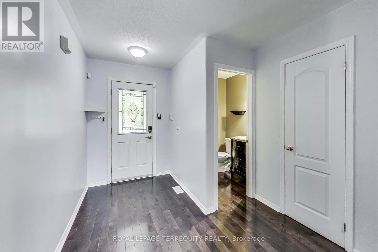 545 Clancy Crescent, Peterborough West, Ontario  K9K 2S1 - Photo 5 - X12259232
