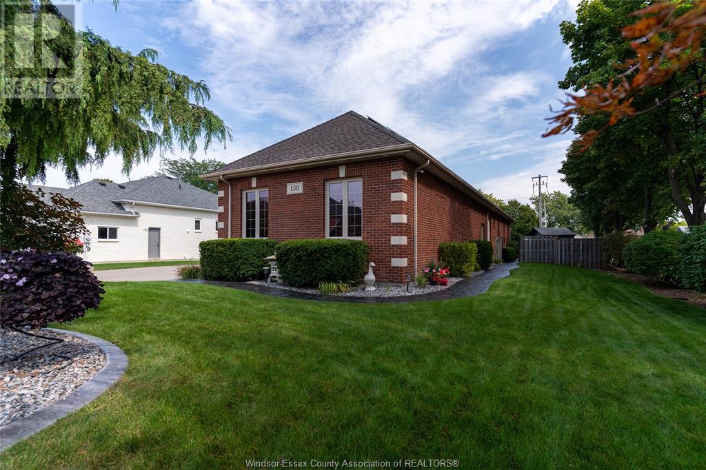 Property at 138 SEYMOUR CRESCENT image 3