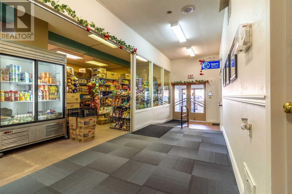 102, 5224 48 Avenue, Taber, Alberta  T1G 1S7 - Photo 3 - A2234027