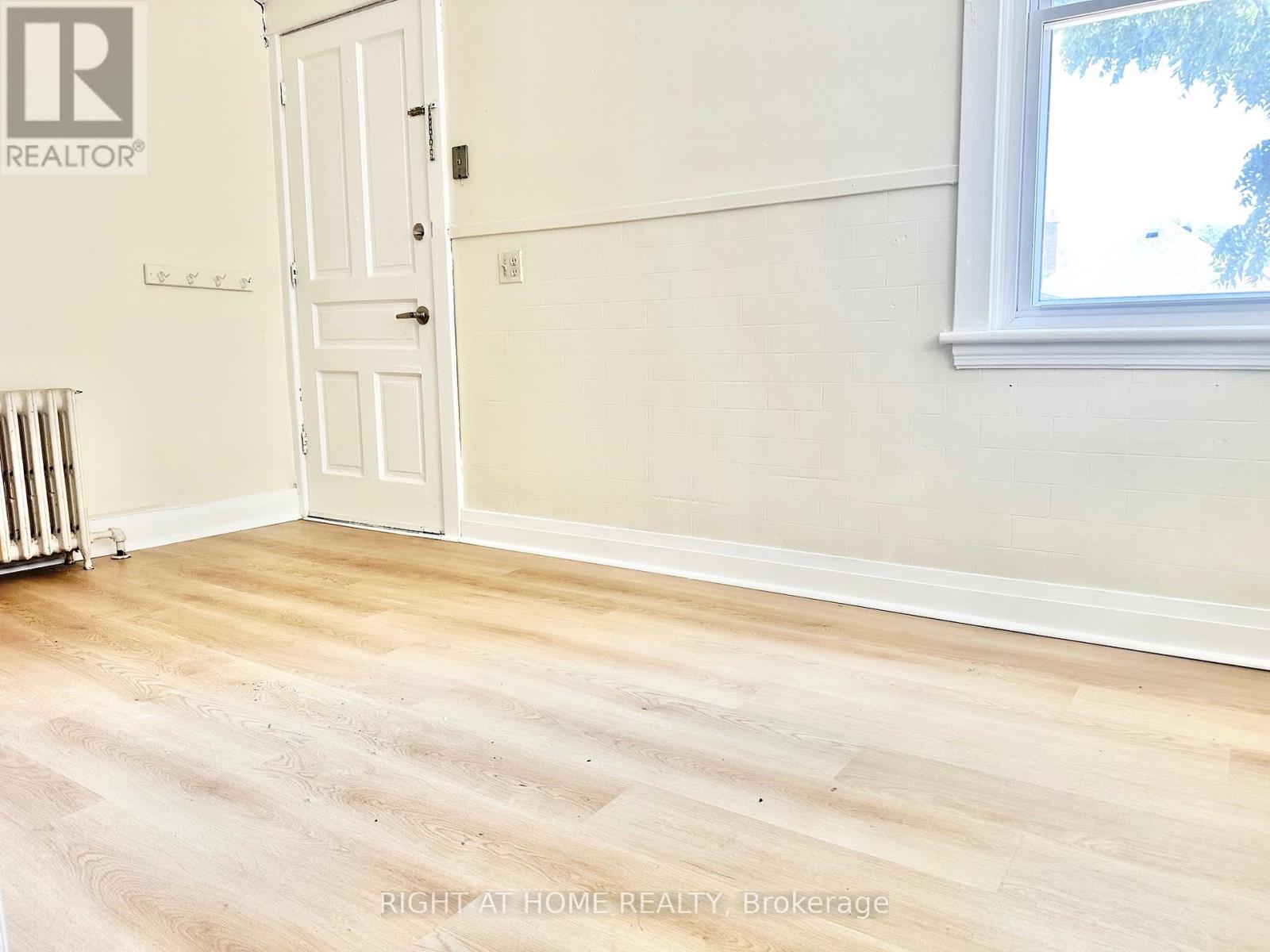 215 Rosewood Road, Hamilton, Ontario  L8K 3J5 - Photo 17 - X12244288