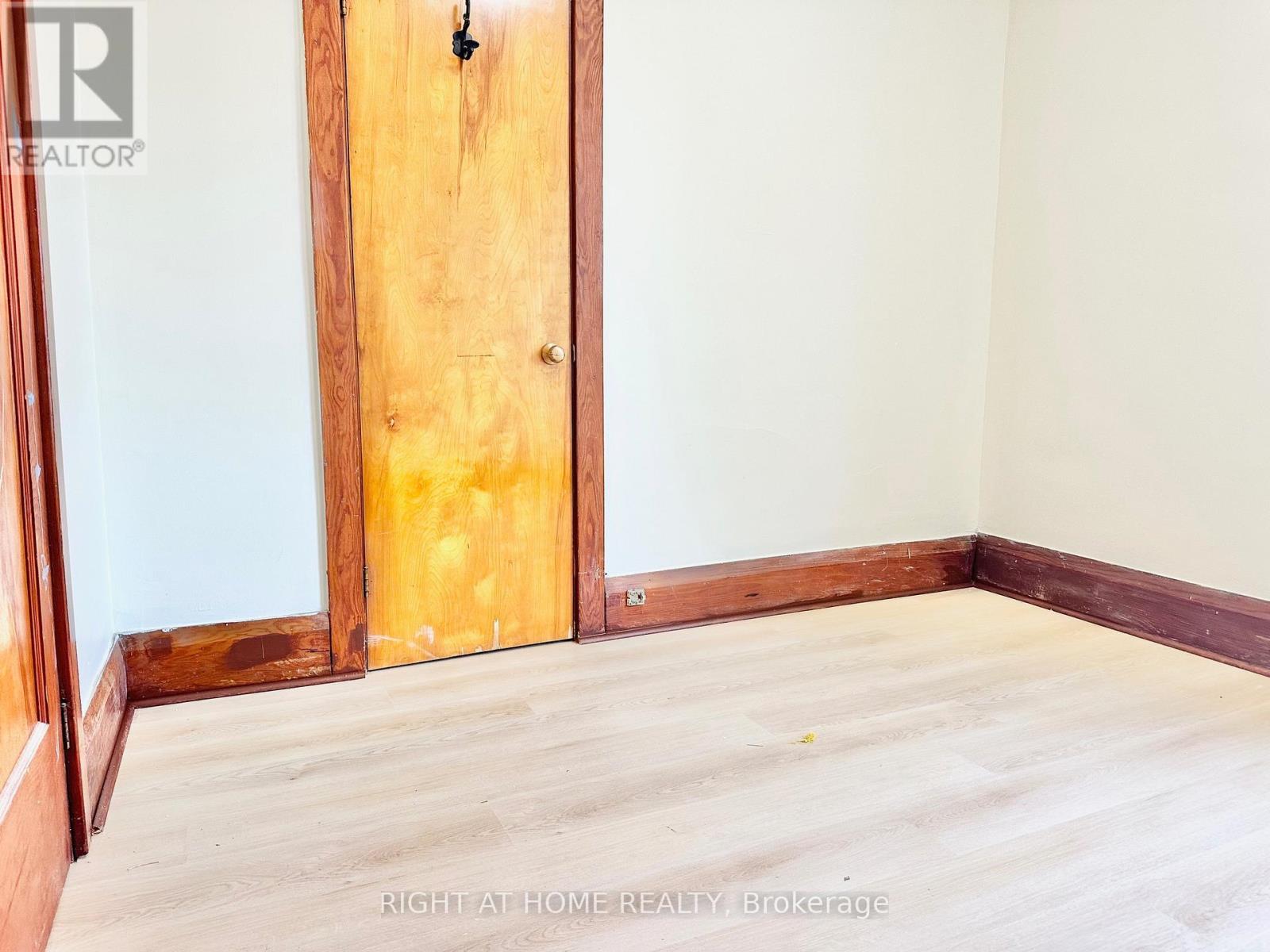 215 Rosewood Road, Hamilton, Ontario  L8K 3J5 - Photo 21 - X12244288