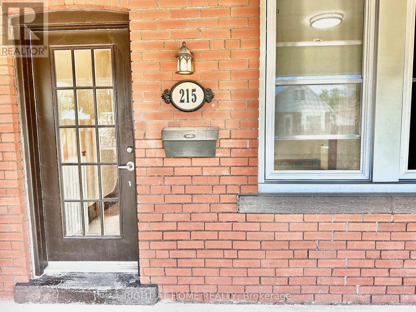 215 Rosewood Road, Hamilton, Ontario  L8K 3J5 - Photo 7 - X12244288