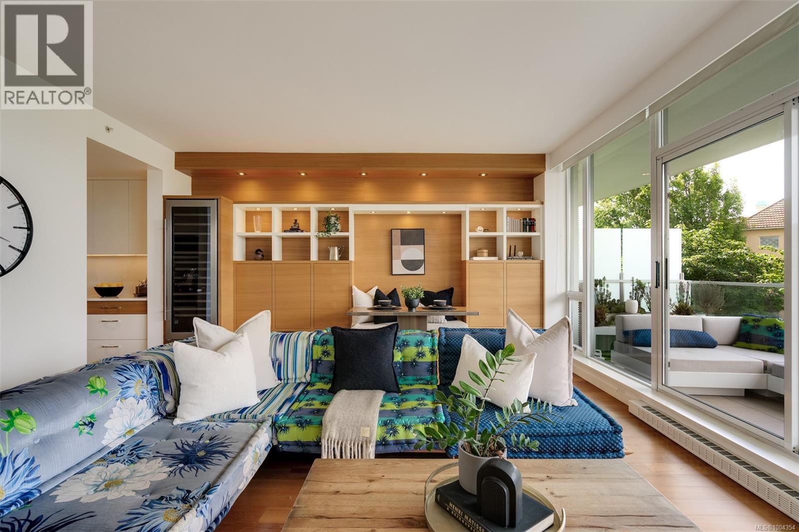 107 68 Songhees Rd, victoria, British Columbia V9A0A3