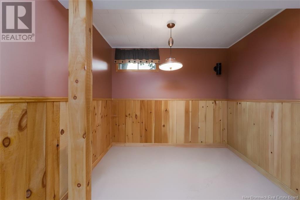 696 Victoria Street, Edmundston, New Brunswick  E3V 3S9 - Photo 20 - NB120603