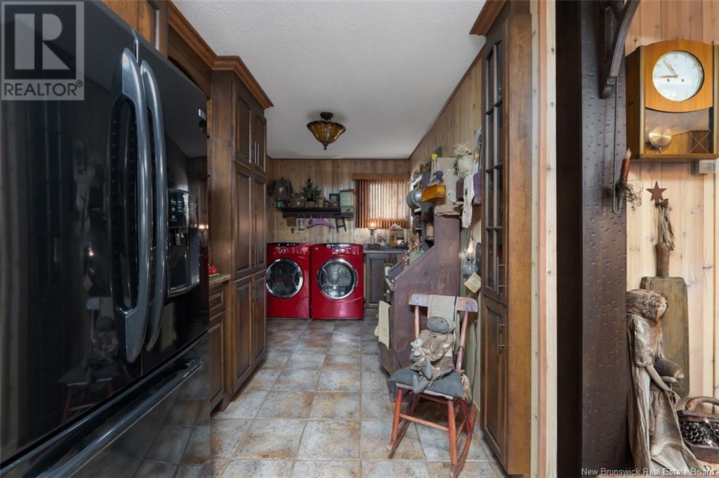 Property at 696 Victoria Street image 5