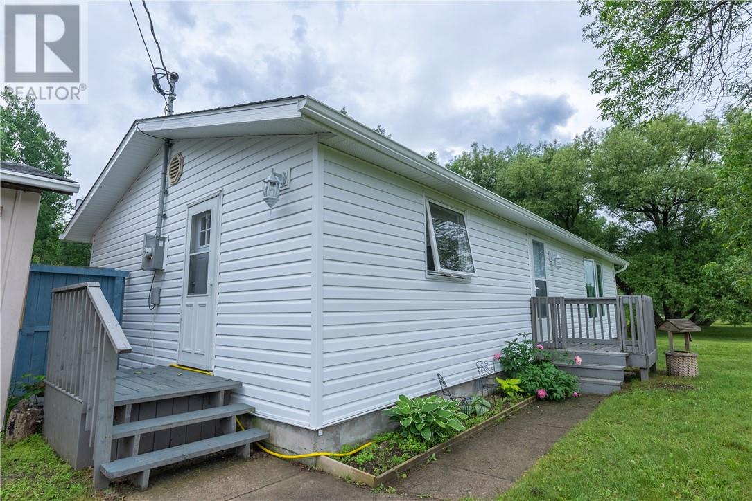62 Highway 17 E, Spanish, Ontario  P0P 2A0 - Photo 3 - 2123233