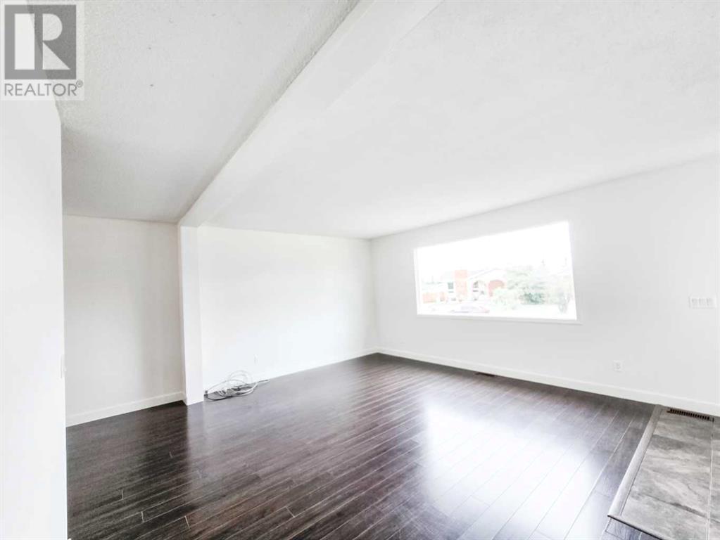 Property at 1102 55 Street image 3