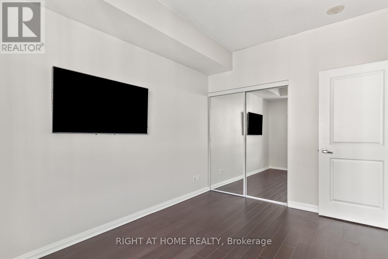 1409 - 35 Hayden Street, Toronto, Ontario  M4Y 3C3 - Photo 11 - C12259462