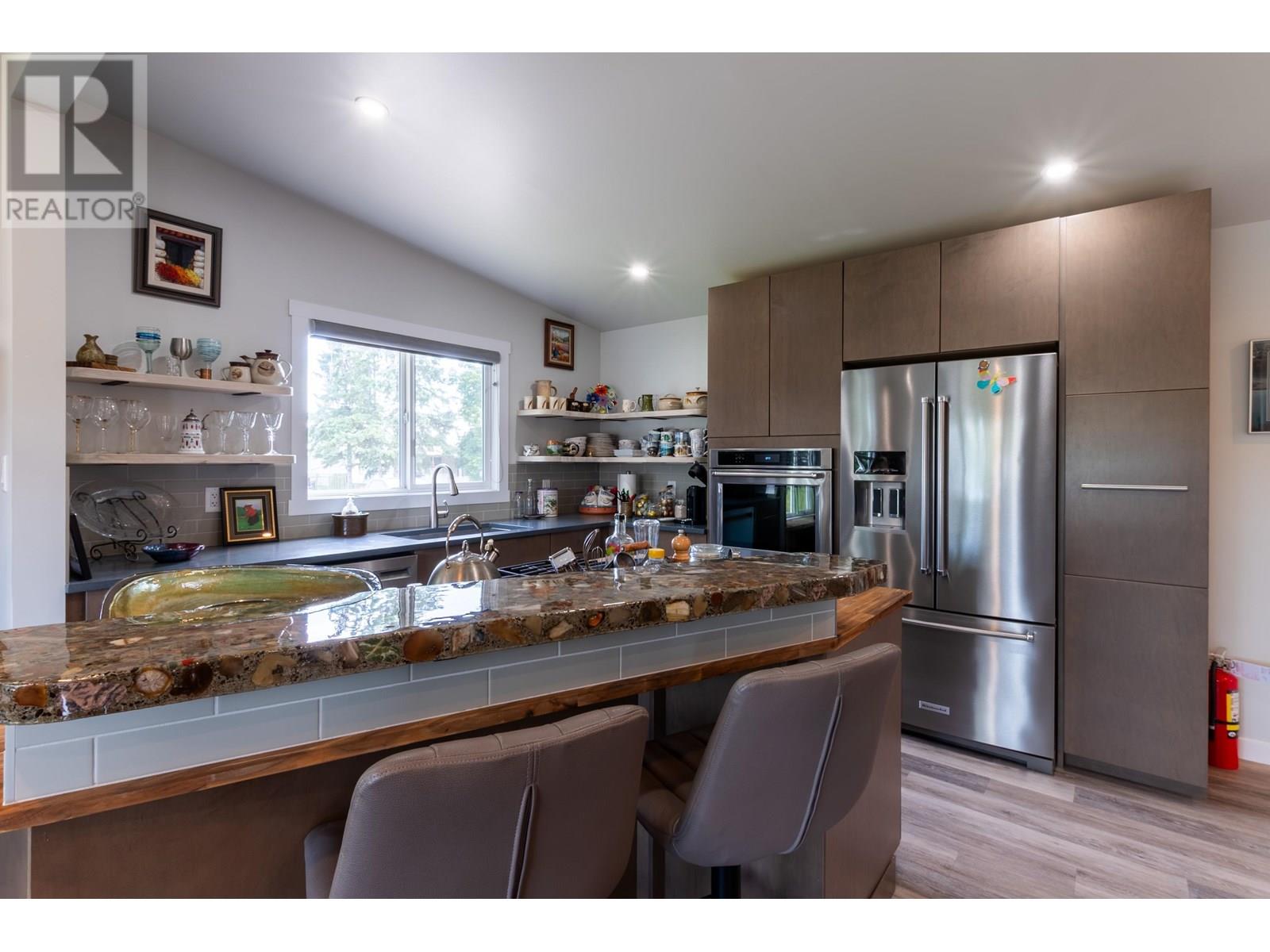 Property at 305 S KELLY STREET image 4
