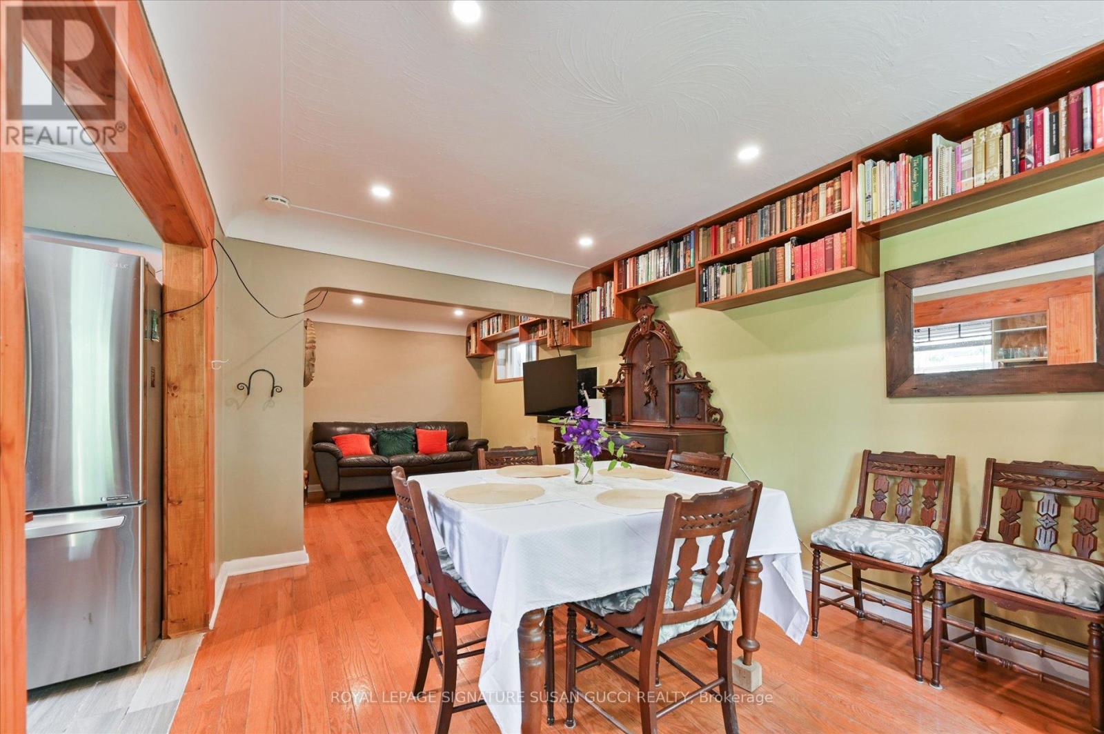 Property at 982 COSBURN AVENUE image 3