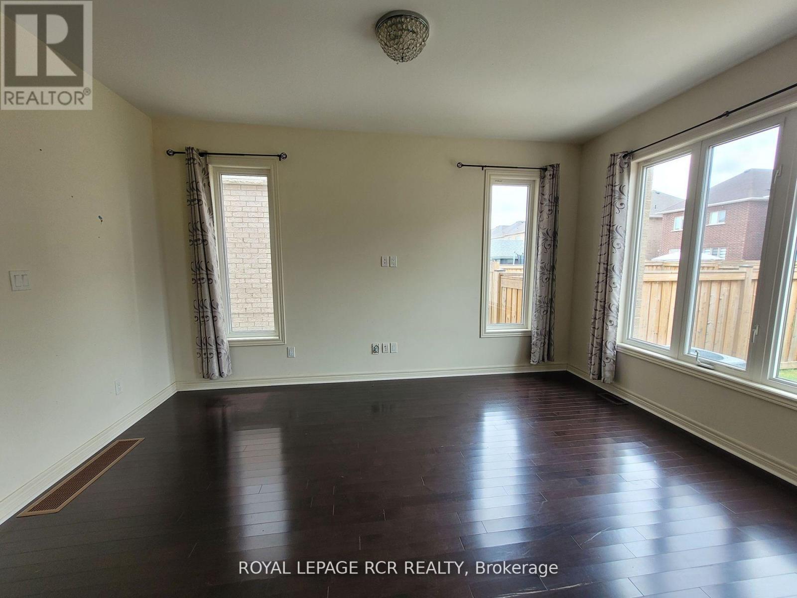 Property at 16 PRADY LANE image 4