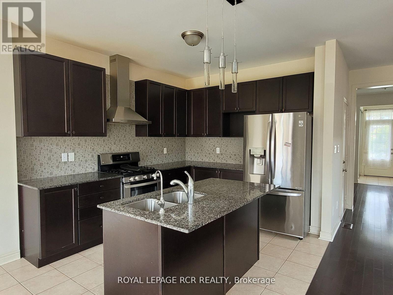 Property at 16 PRADY LANE image 5