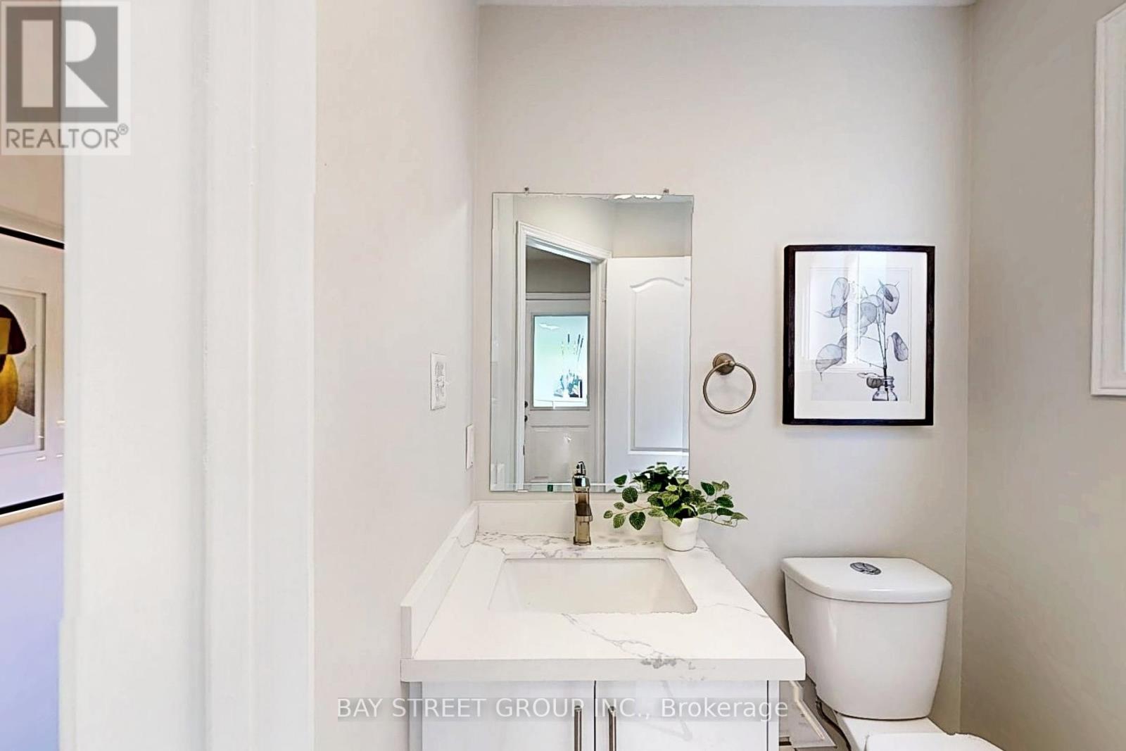 53 Devonwood Drive, Markham, Ontario  L6C 3E9 - Photo 12 - N12259457