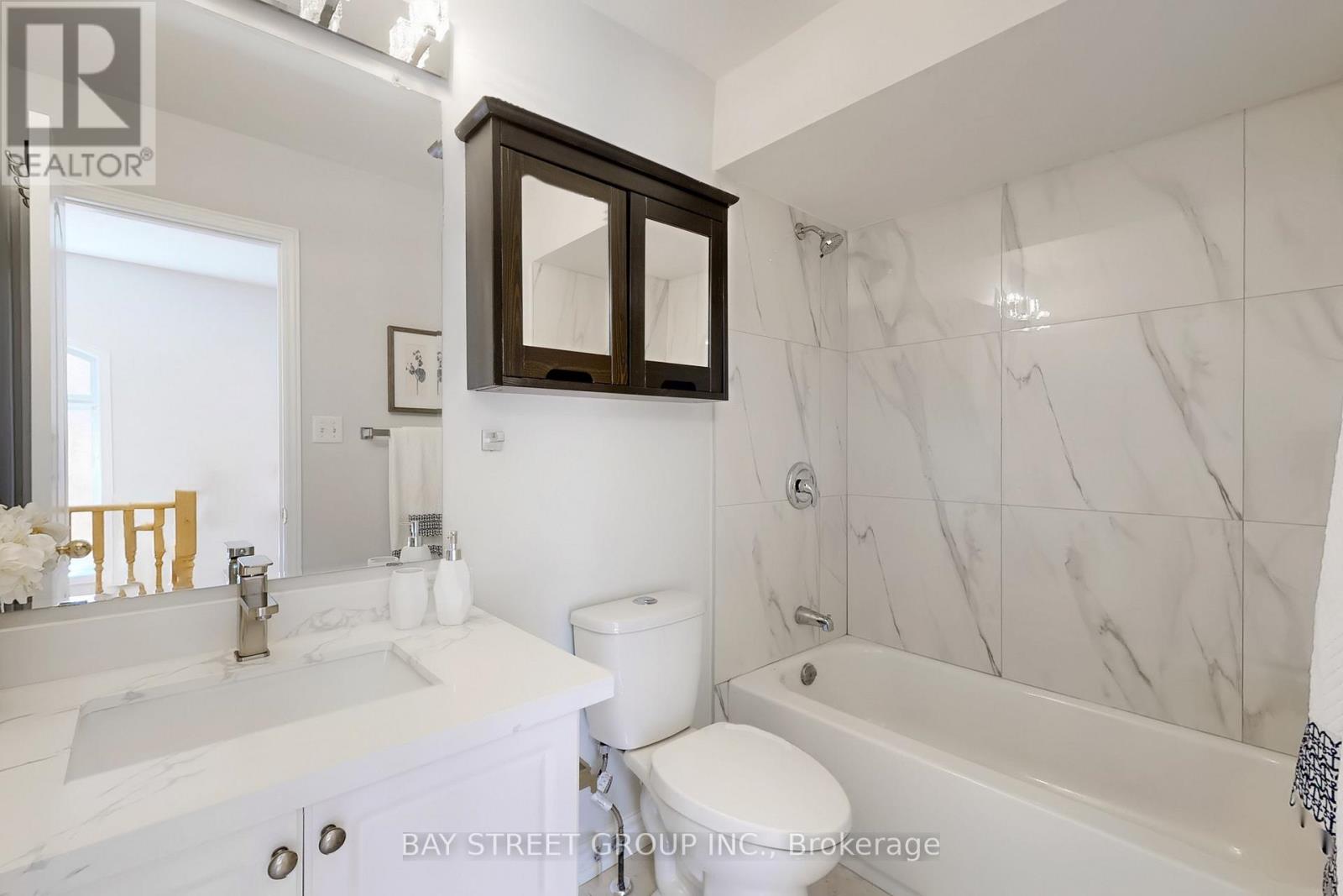 53 Devonwood Drive, Markham, Ontario  L6C 3E9 - Photo 32 - N12259457