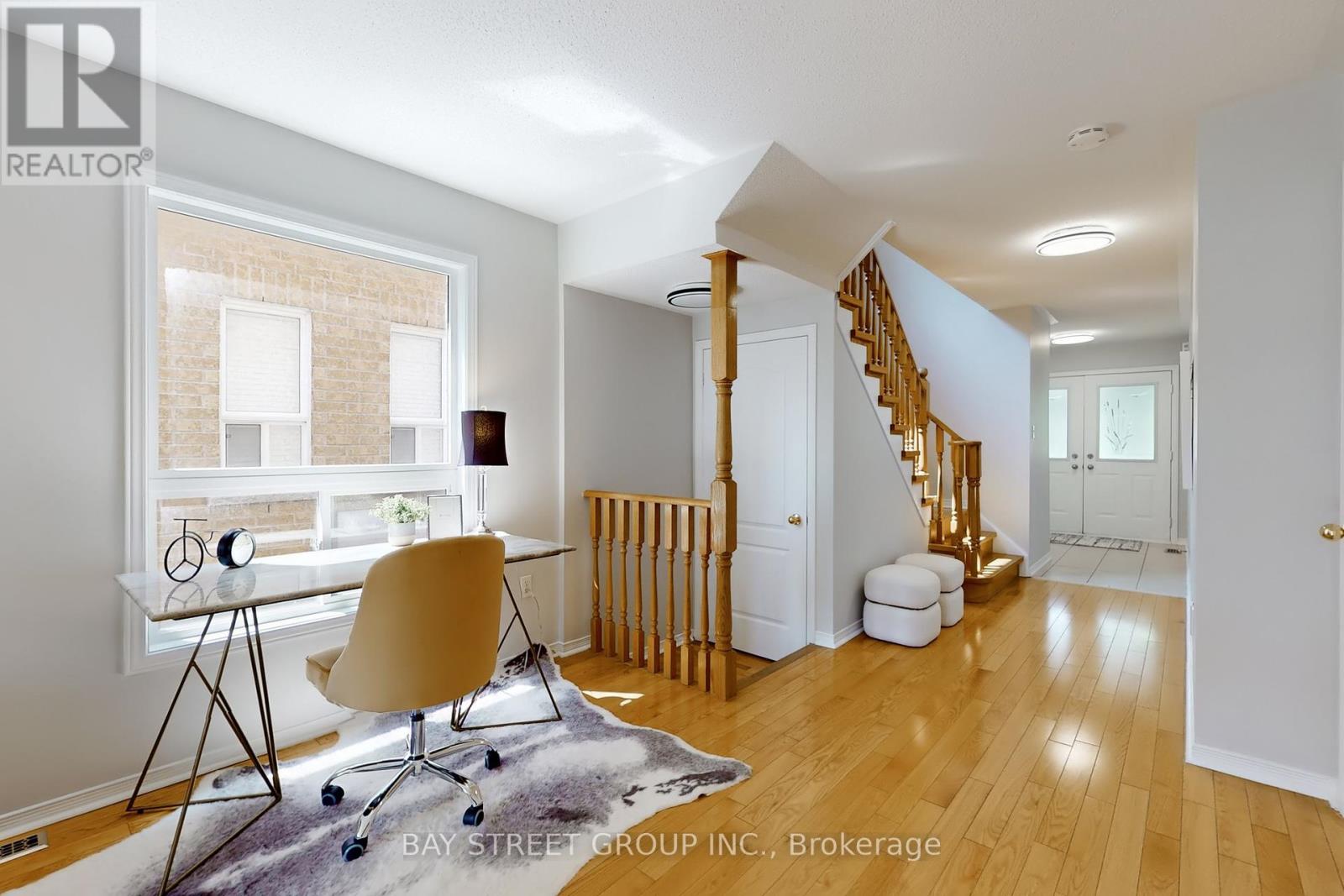 53 Devonwood Drive, Markham, Ontario  L6C 3E9 - Photo 9 - N12259457