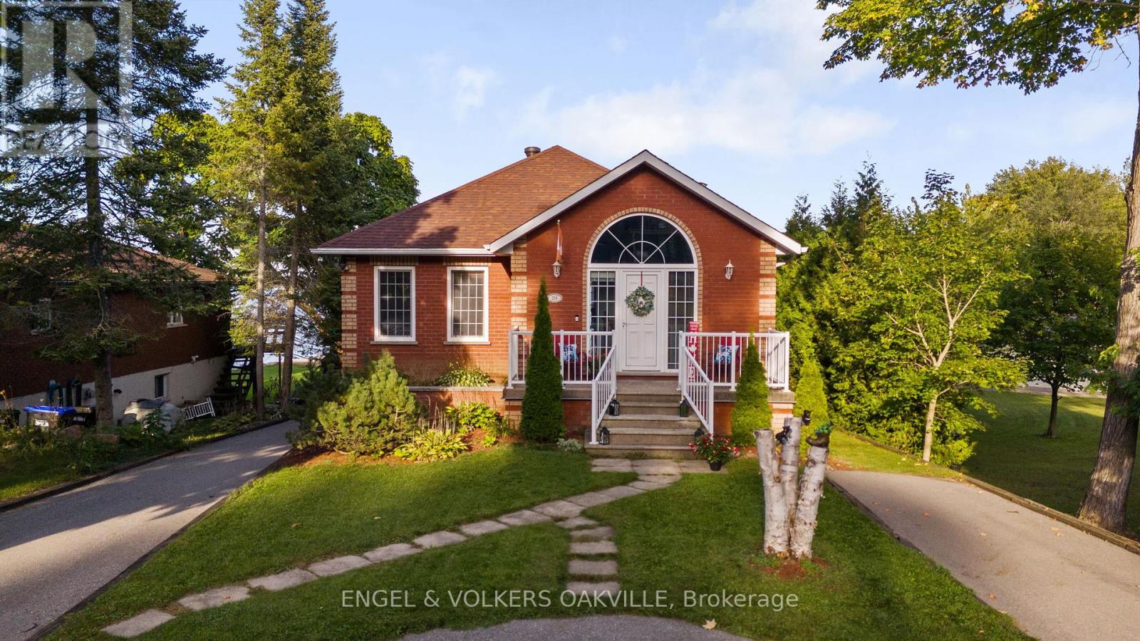 Property at 216 ROBINS POINT ROAD image 1