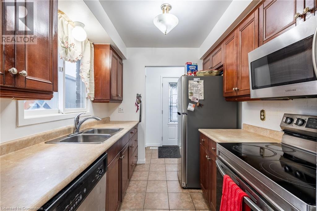 97 Guildwood Drive, Hamilton, Ontario  L9C 6S3 - Photo 12 - 40747515