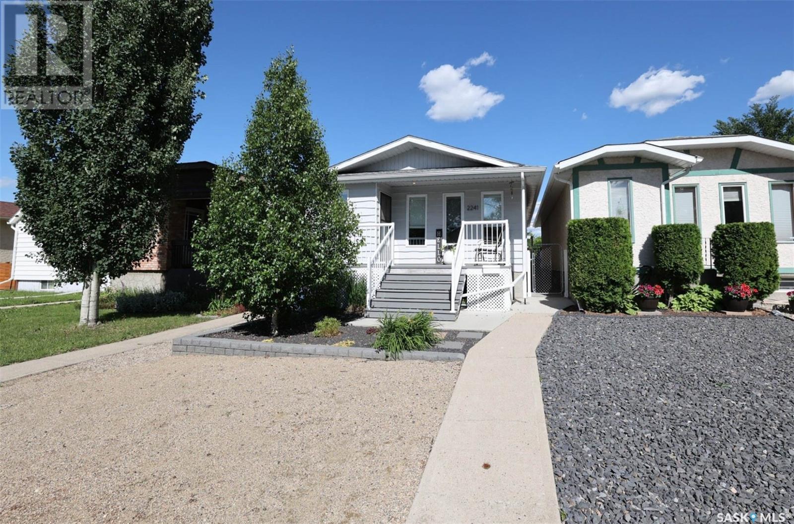 2241 REYNOLDS STREET, regina, Saskatchewan