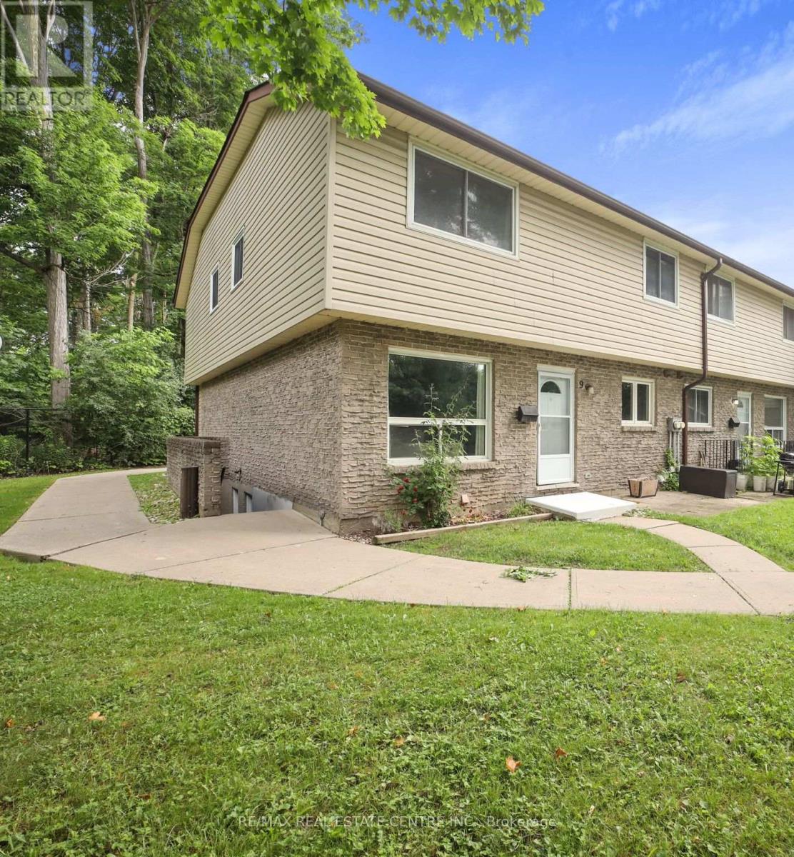 Property at 9 - 453 ALBERT STREET image 2