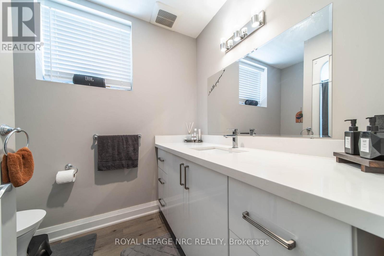 37a Ormonde Avenue, St. Catharines, Ontario  L2M 5P1 - Photo 8 - X12259830
